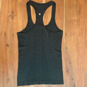 Lululemon Swiftly Tank Black 4